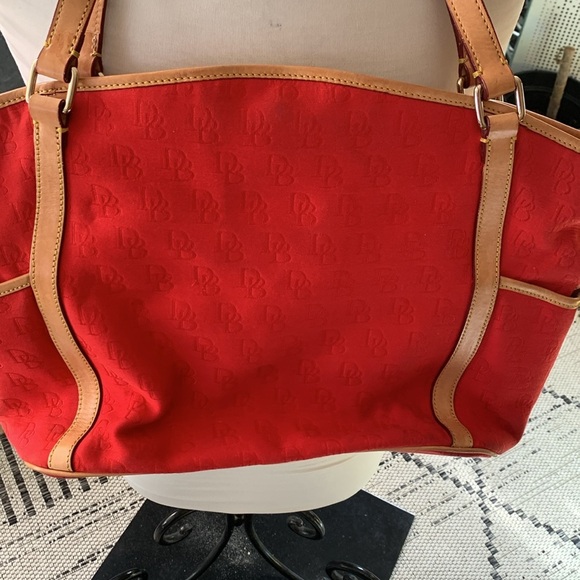 Gently Loved Dooney and Bourke Satchel /Tote - Picture 12 of 13